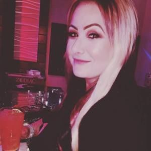 Meet your Posher, Mia